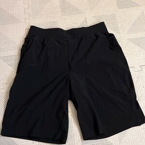 Hawaii Lululemon men’s shorts (medium)